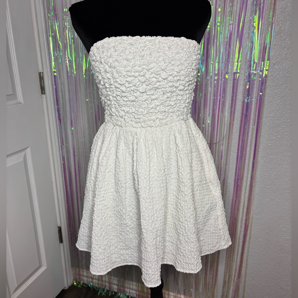 American Eagle White Smocked Popcorn Textured Strapless Summer Mini Dress Small